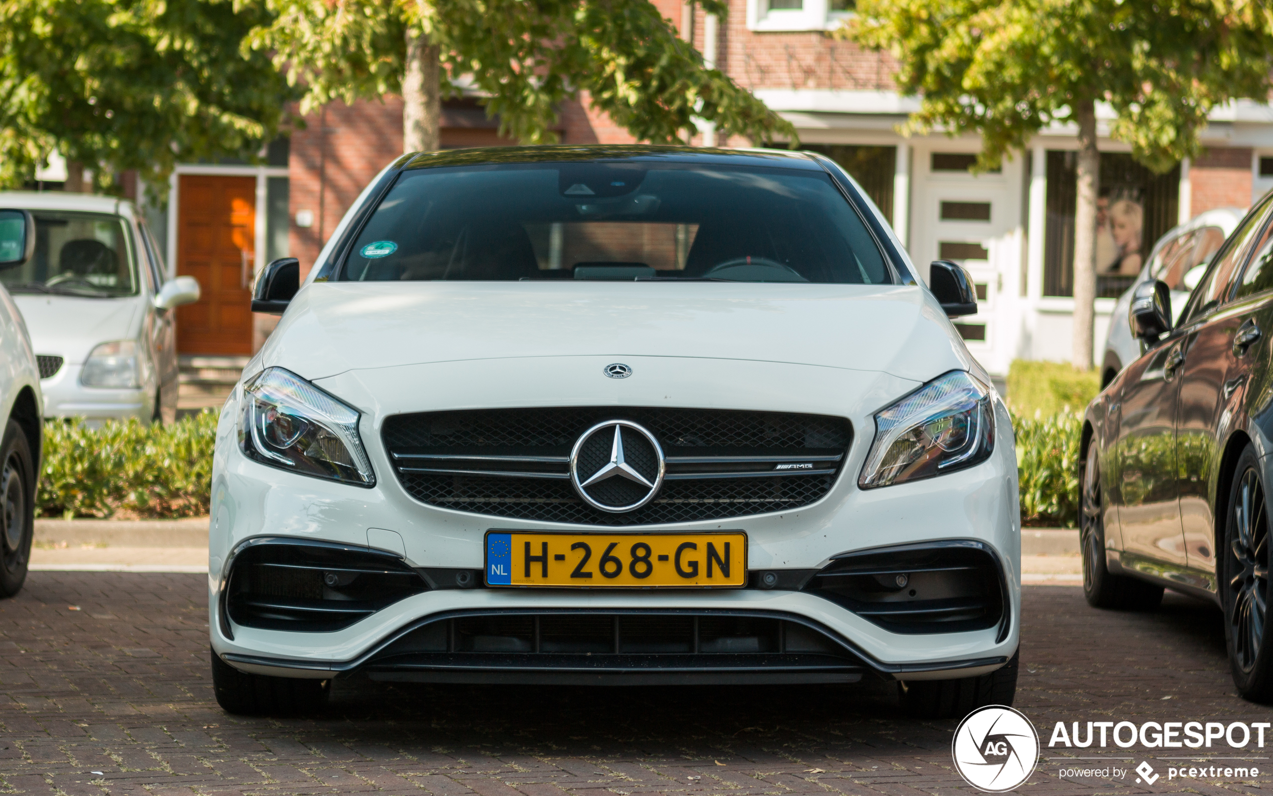 Mercedes-AMG A 45 W176 2015