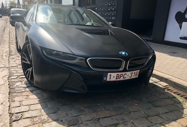 BMW i8 Protonic Frozen Black Edition