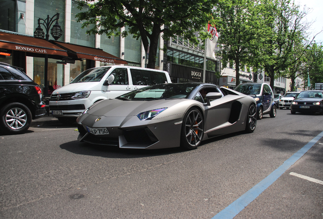 Lamborghini Aventador LP700-4 Roadster