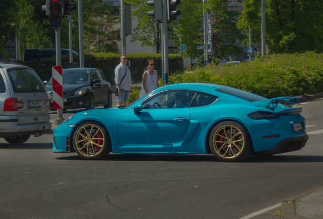 Porsche 718 Cayman GT4