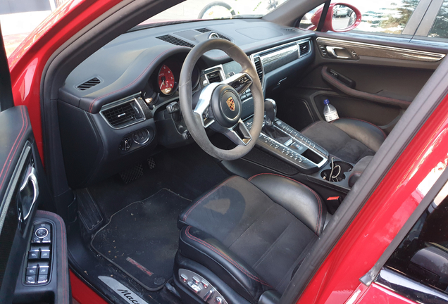 Porsche 95B Macan GTS