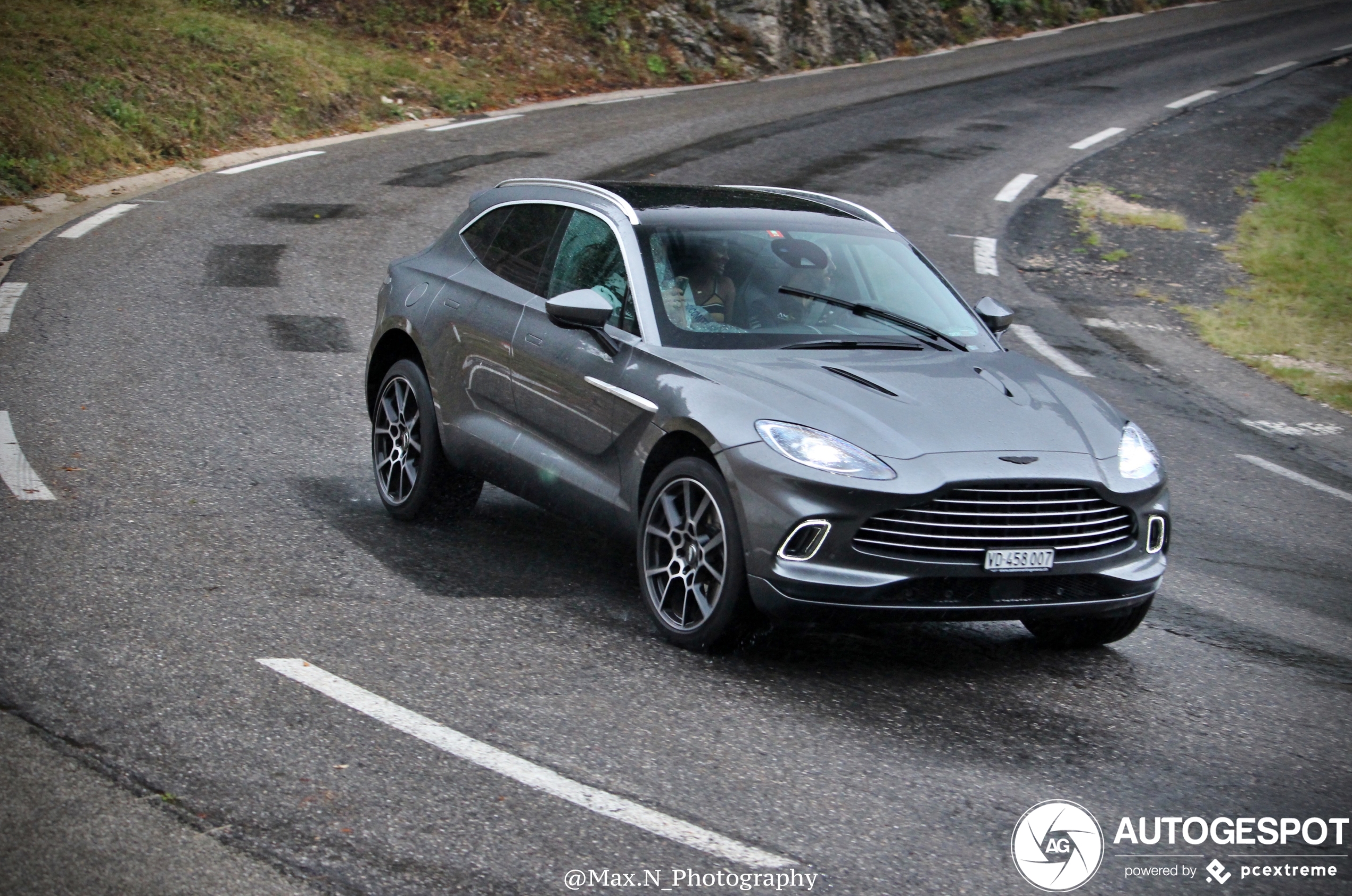 Aston Martin DBX zorgt voor lach op gezichten