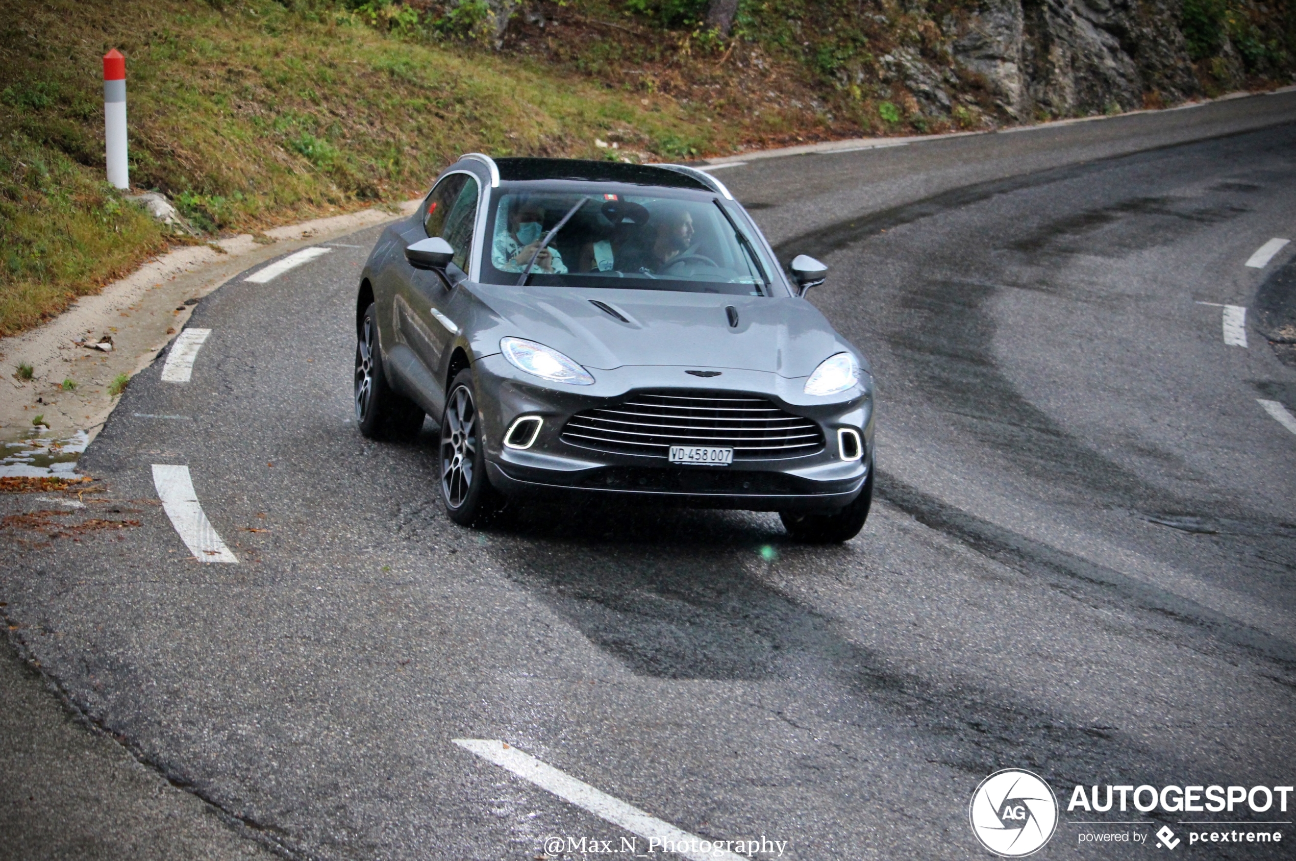 Aston Martin DBX zorgt voor lach op gezichten