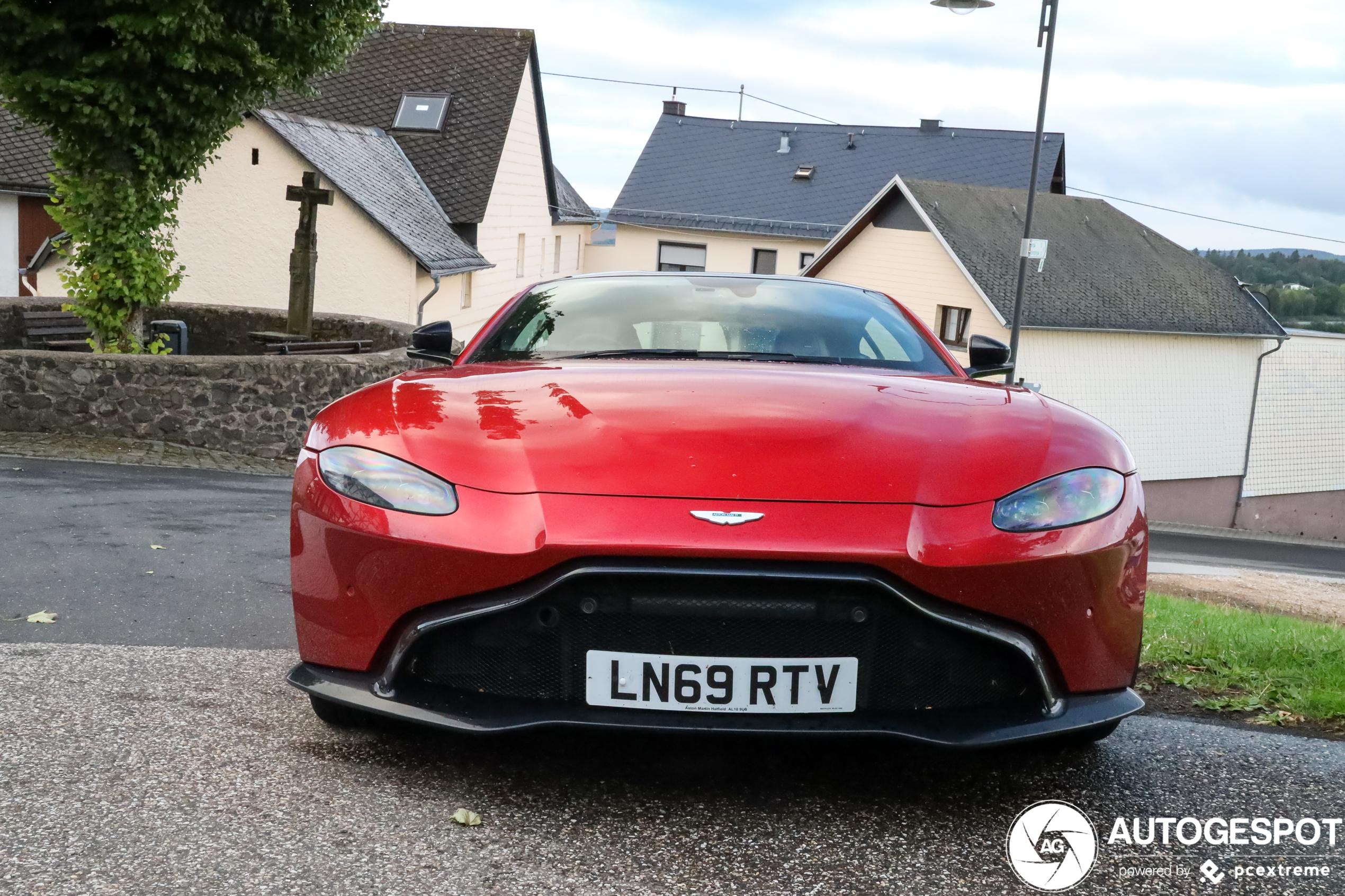 Aston Martin V8 Vantage 2018