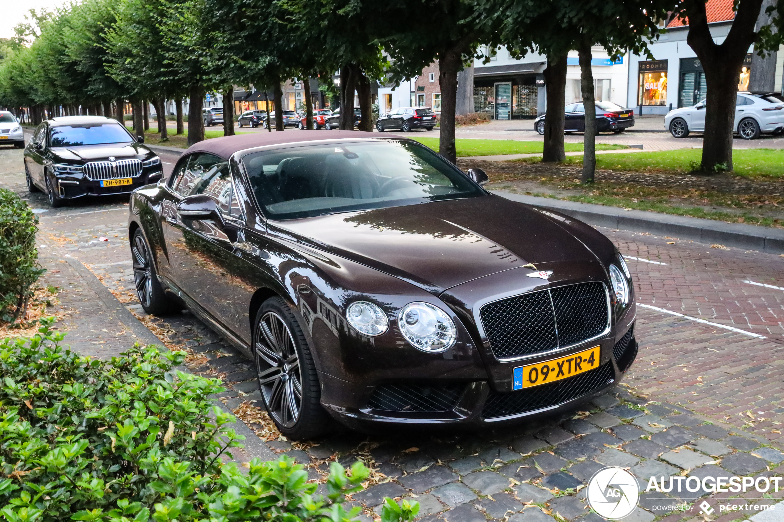 Bentley Continental GTC V8