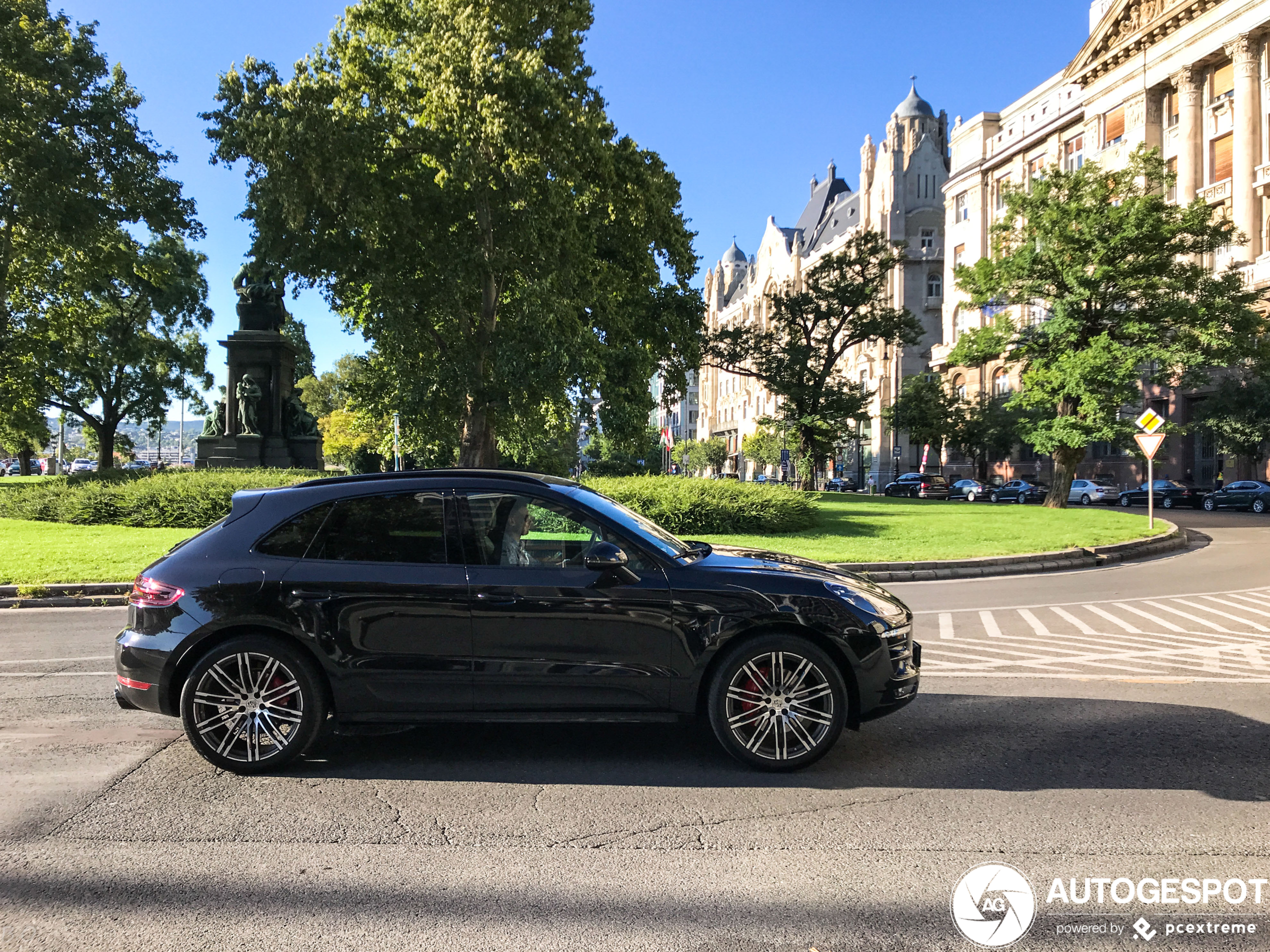 Porsche 95B Macan GTS