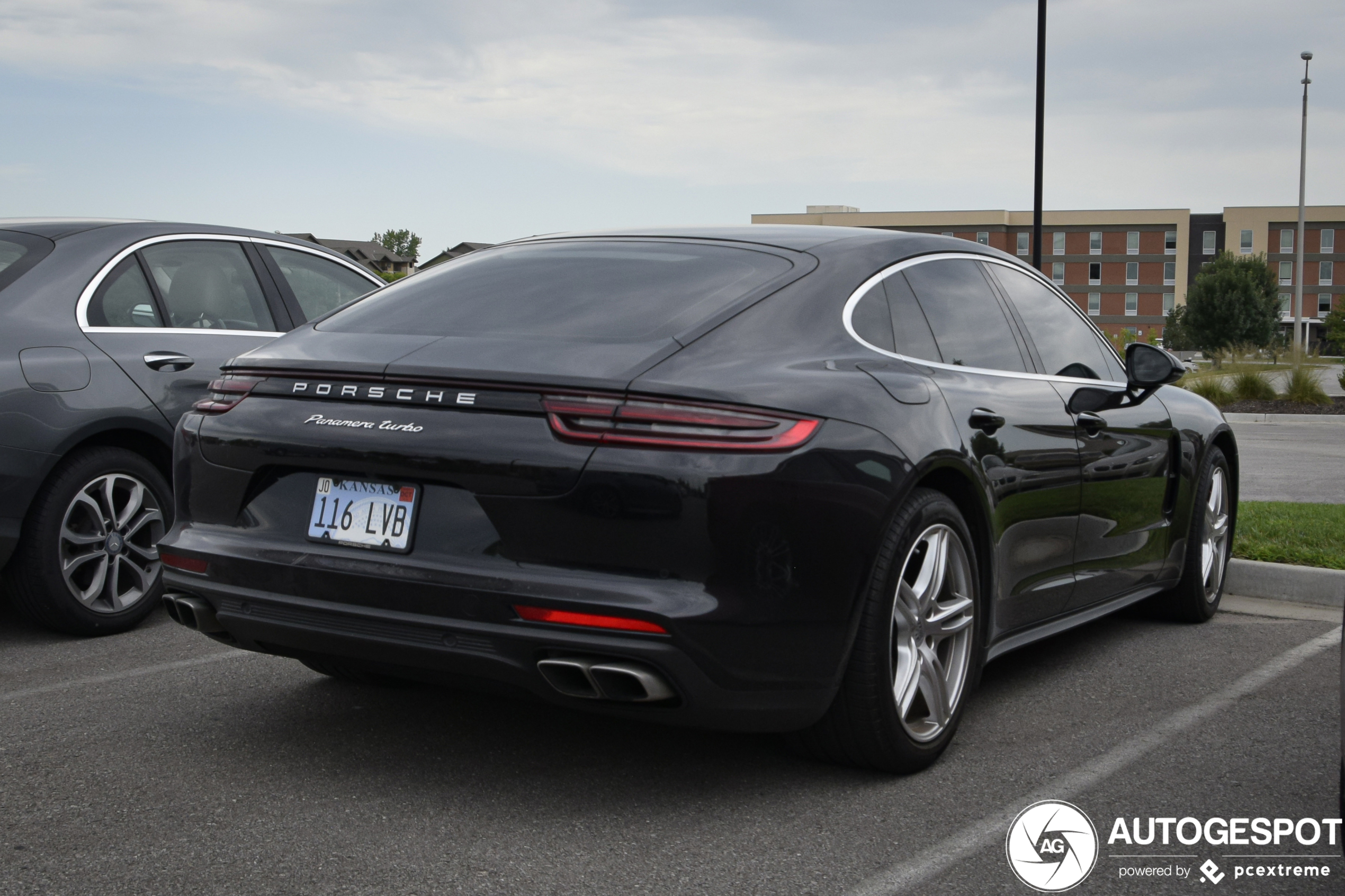 Porsche 971 Panamera Turbo