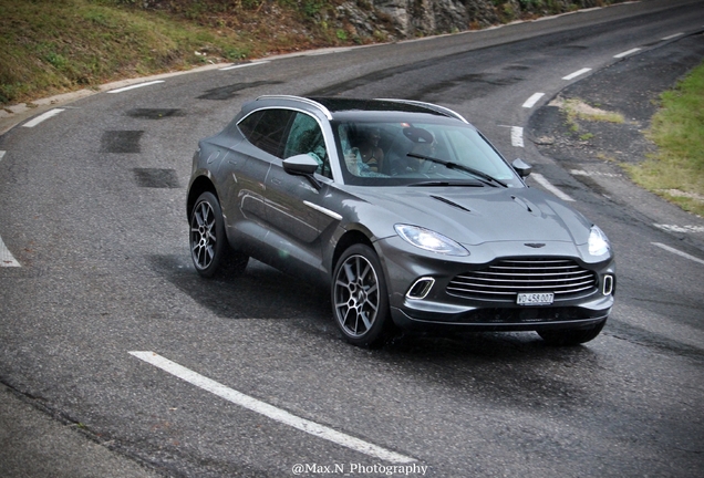 Aston Martin DBX