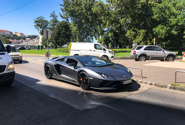 Lamborghini Aventador S LP740-4 Roadster