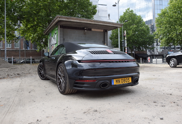 Porsche 992 Carrera 4S Cabriolet