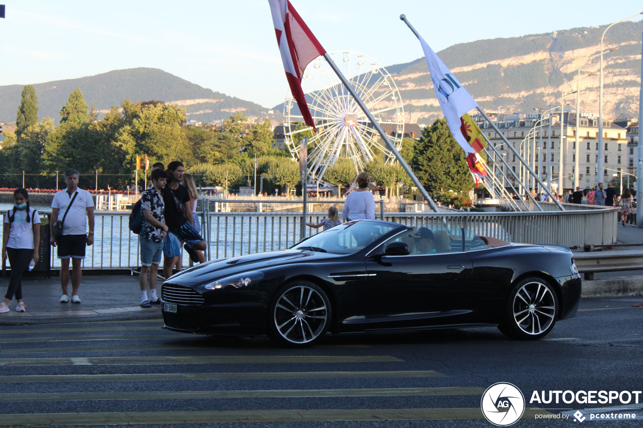 Aston Martin DBS Volante