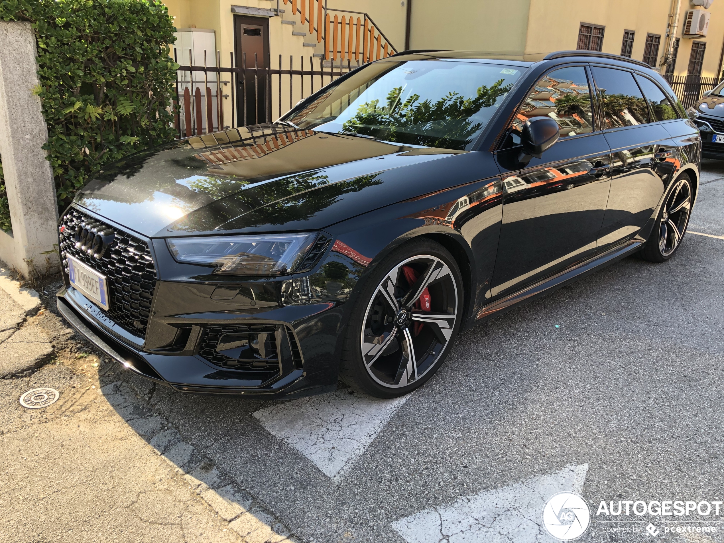 Audi RS4 Avant B9