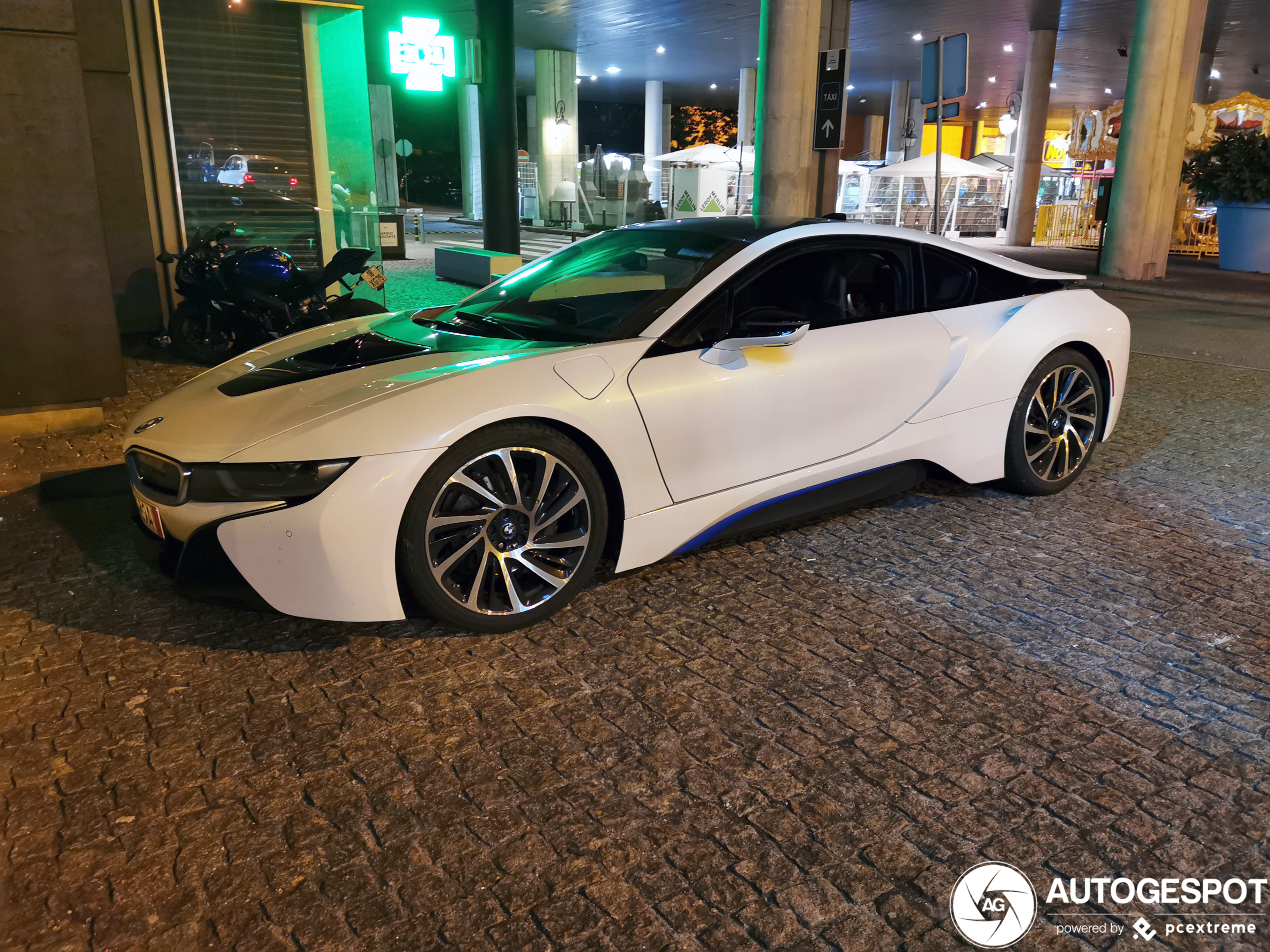 BMW i8