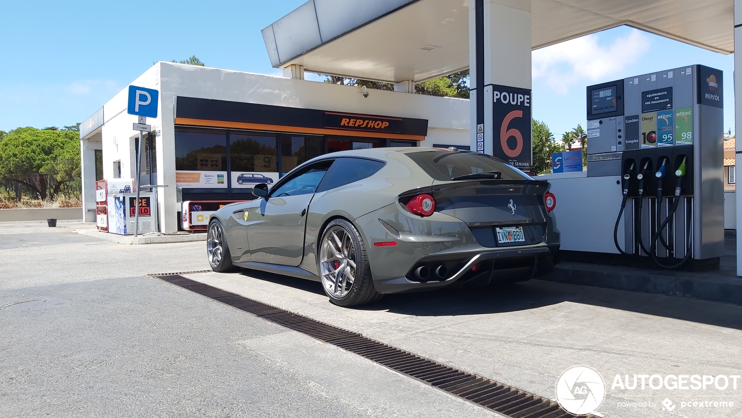 Ferrari FF