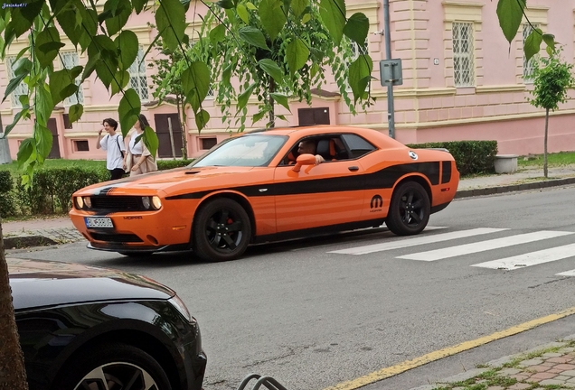 Dodge Challenger SRT-8