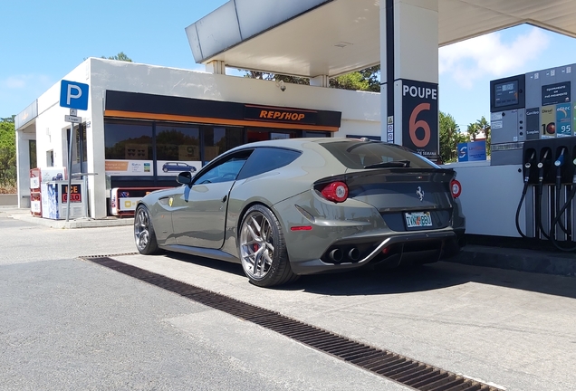 Ferrari FF