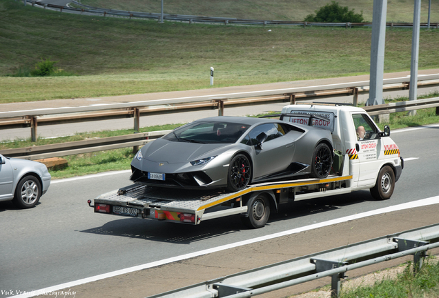 Lamborghini Huracán LP640-4 Performante