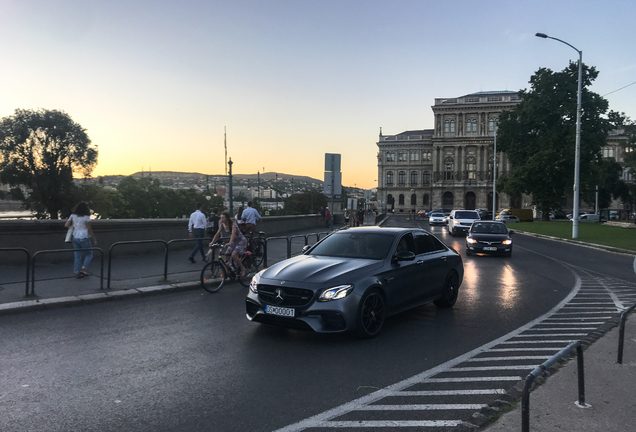 Mercedes-AMG E 63 S W213