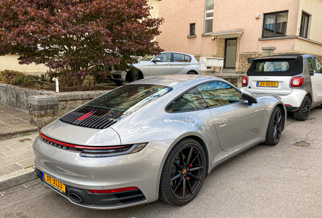 Porsche 992 Carrera 4S