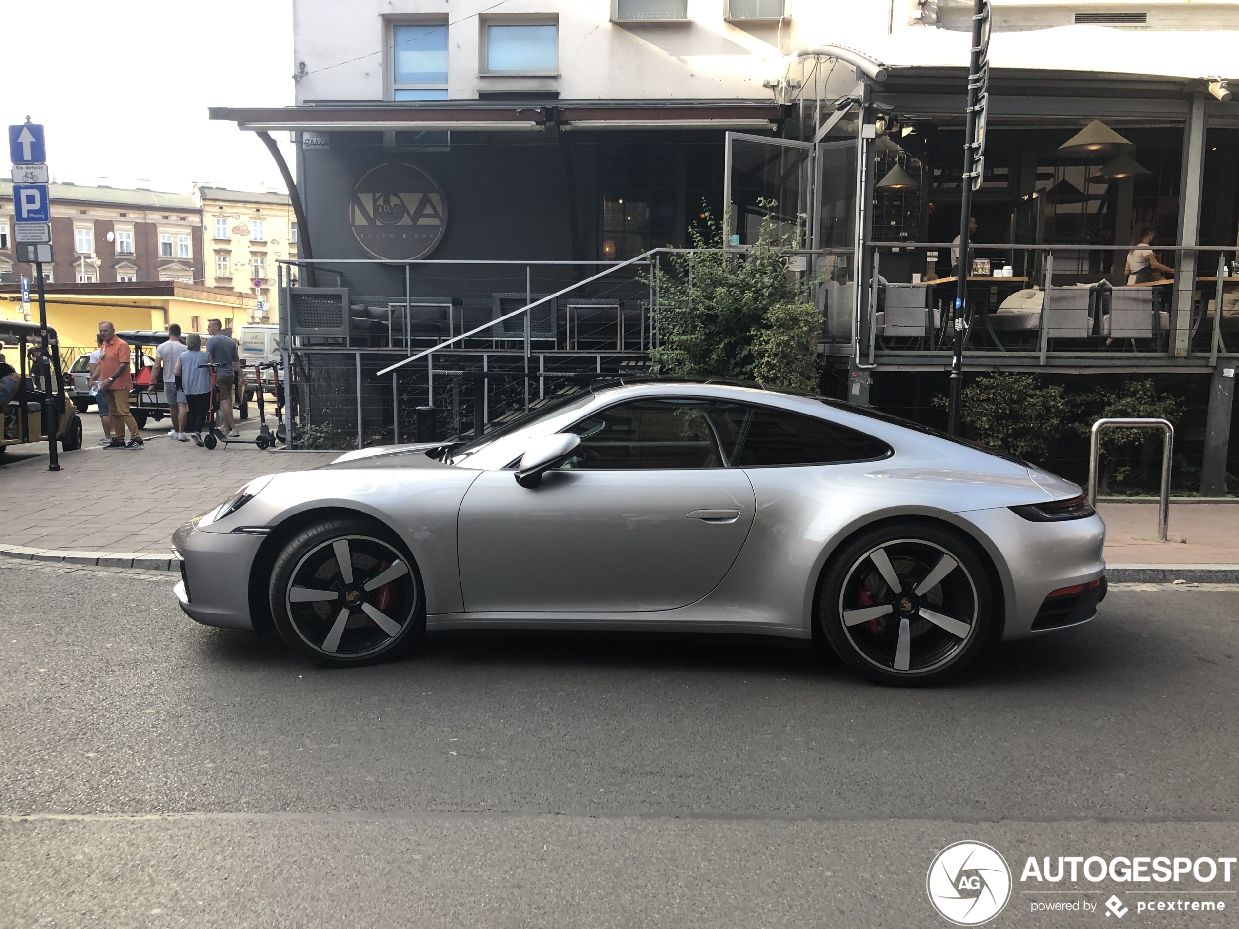 Porsche 992 Carrera 4S