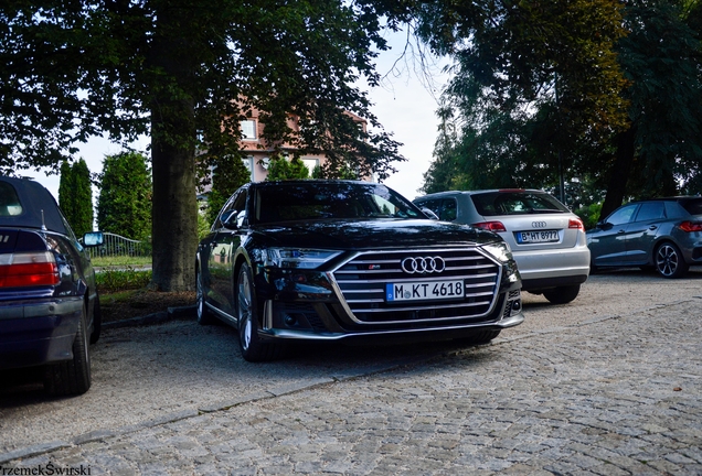 Audi S8 D5