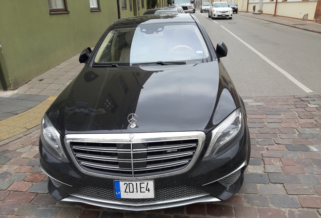 Mercedes-Benz S 65 AMG V222