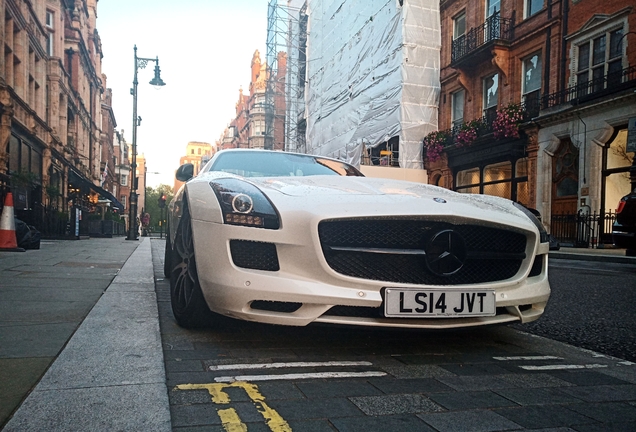 Mercedes-Benz SLS AMG