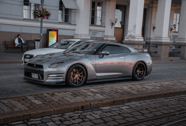 Nissan GT-R 2011