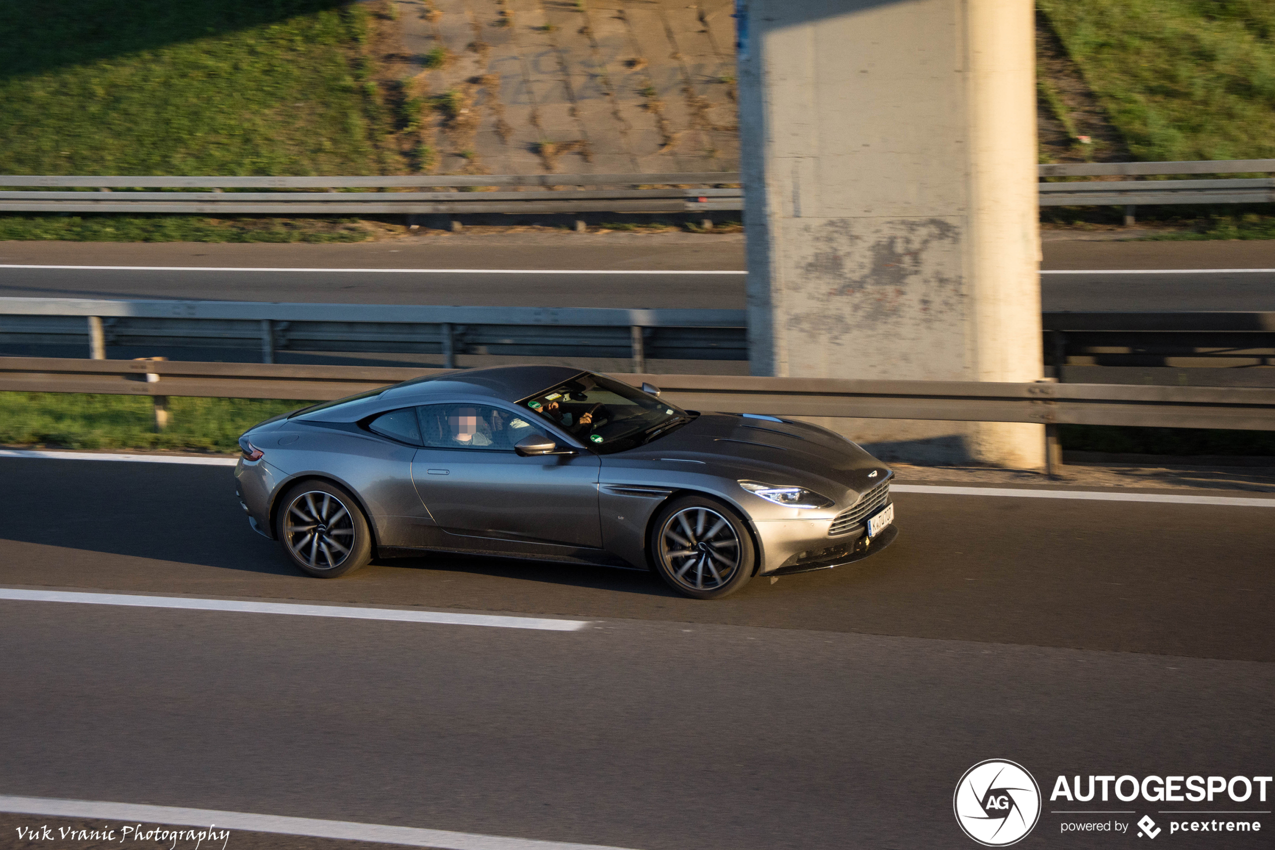 Aston Martin DB11