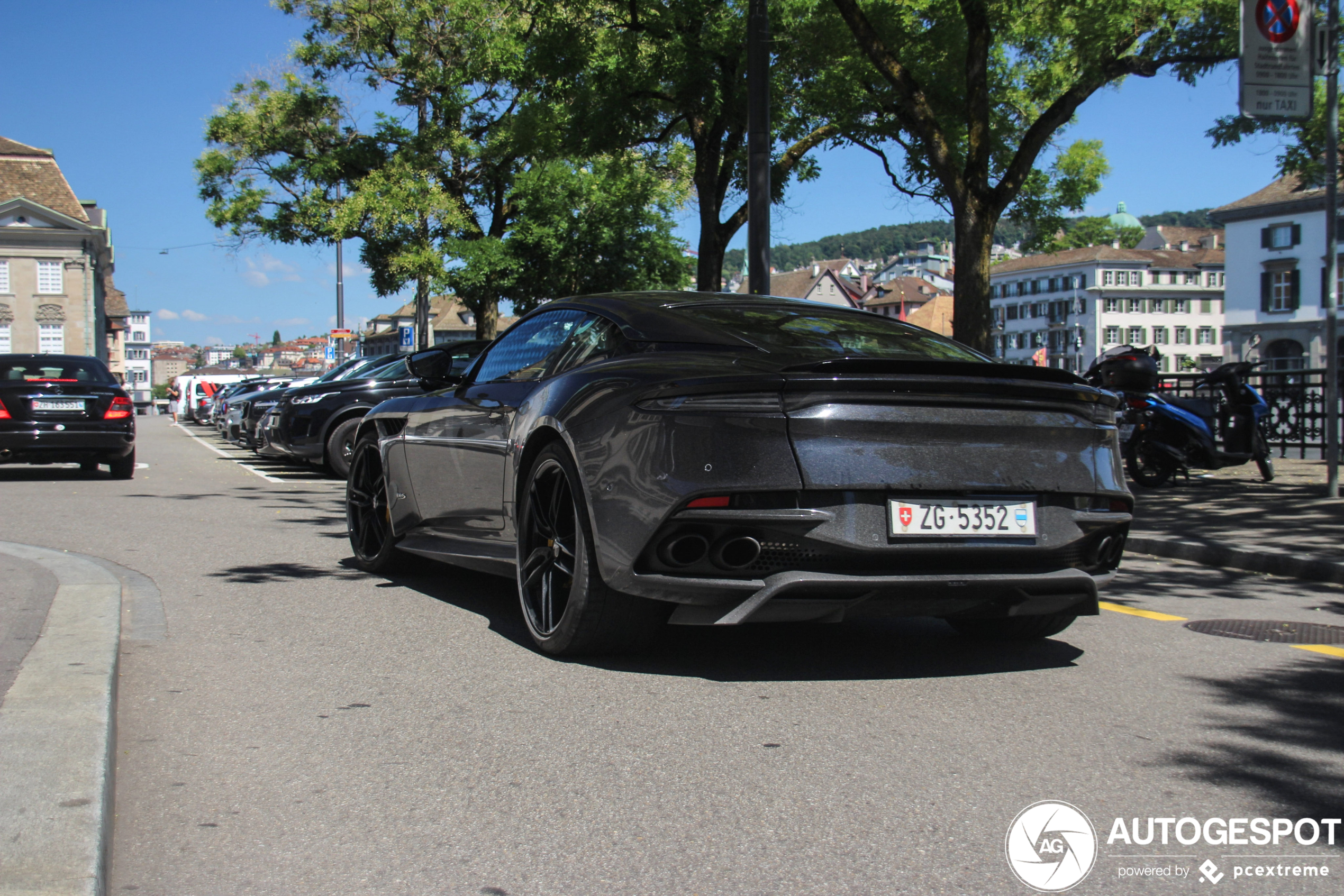 Aston Martin DBS Superleggera