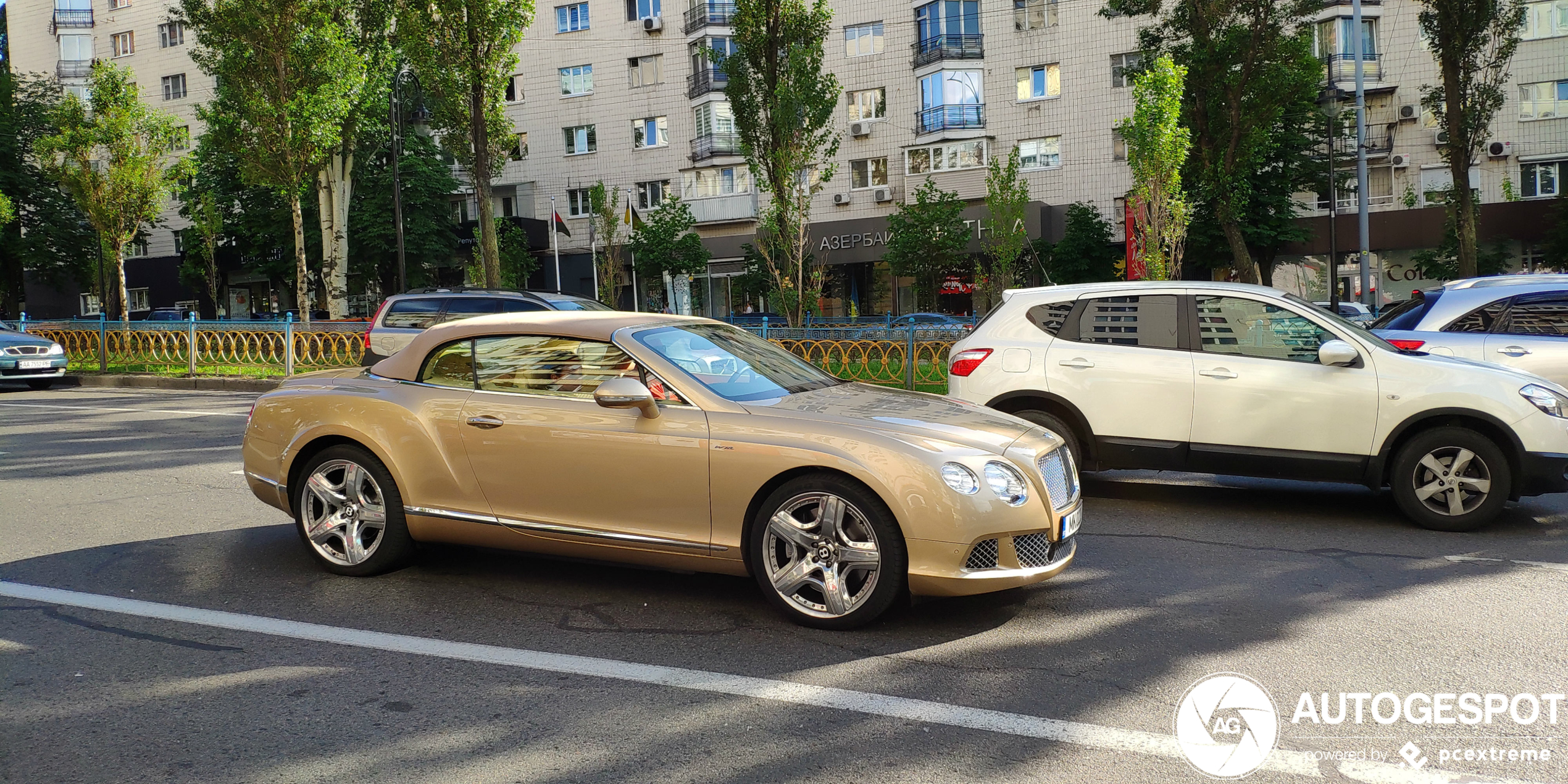 Bentley Continental GTC 2012