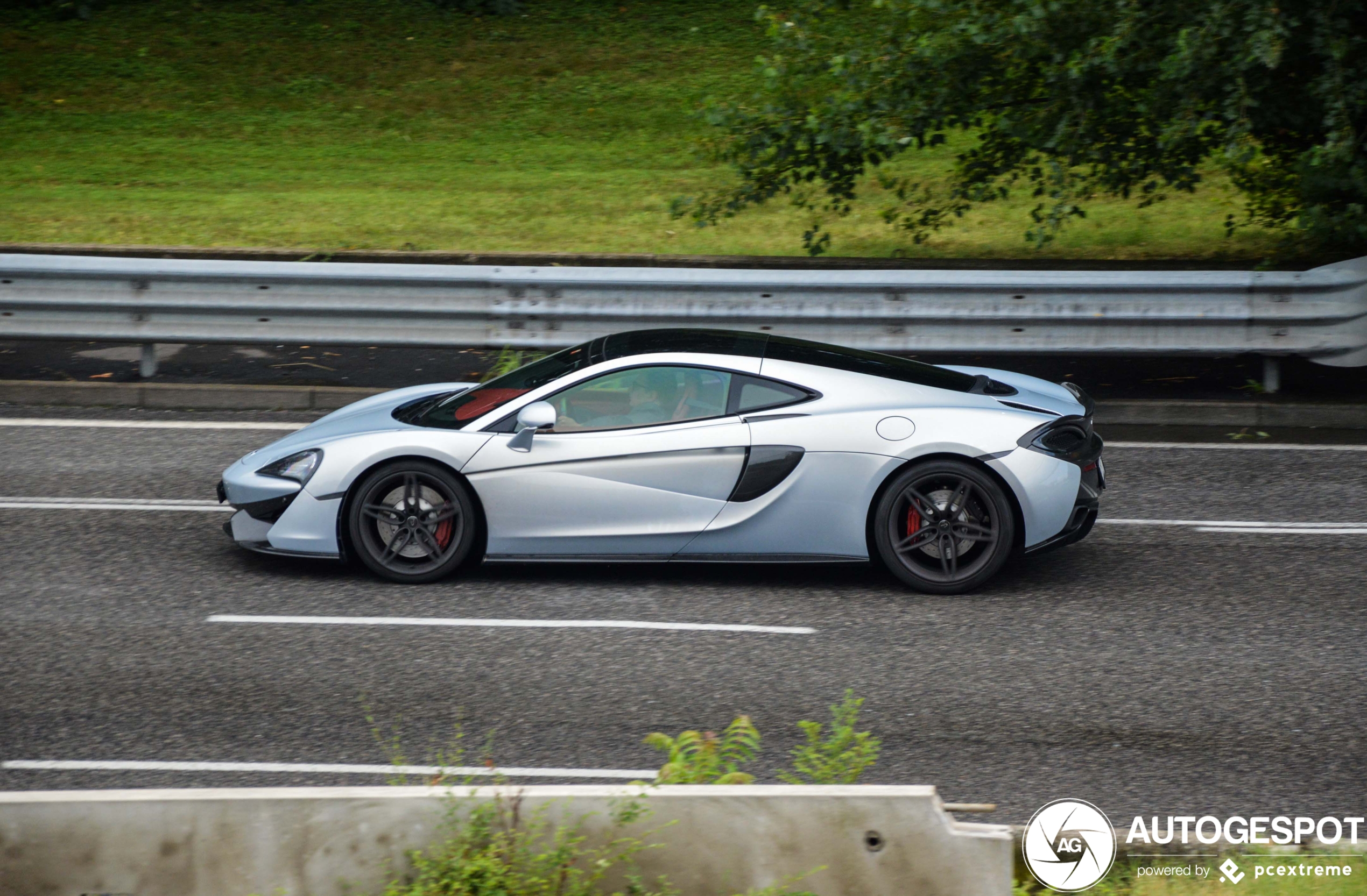 McLaren 570GT