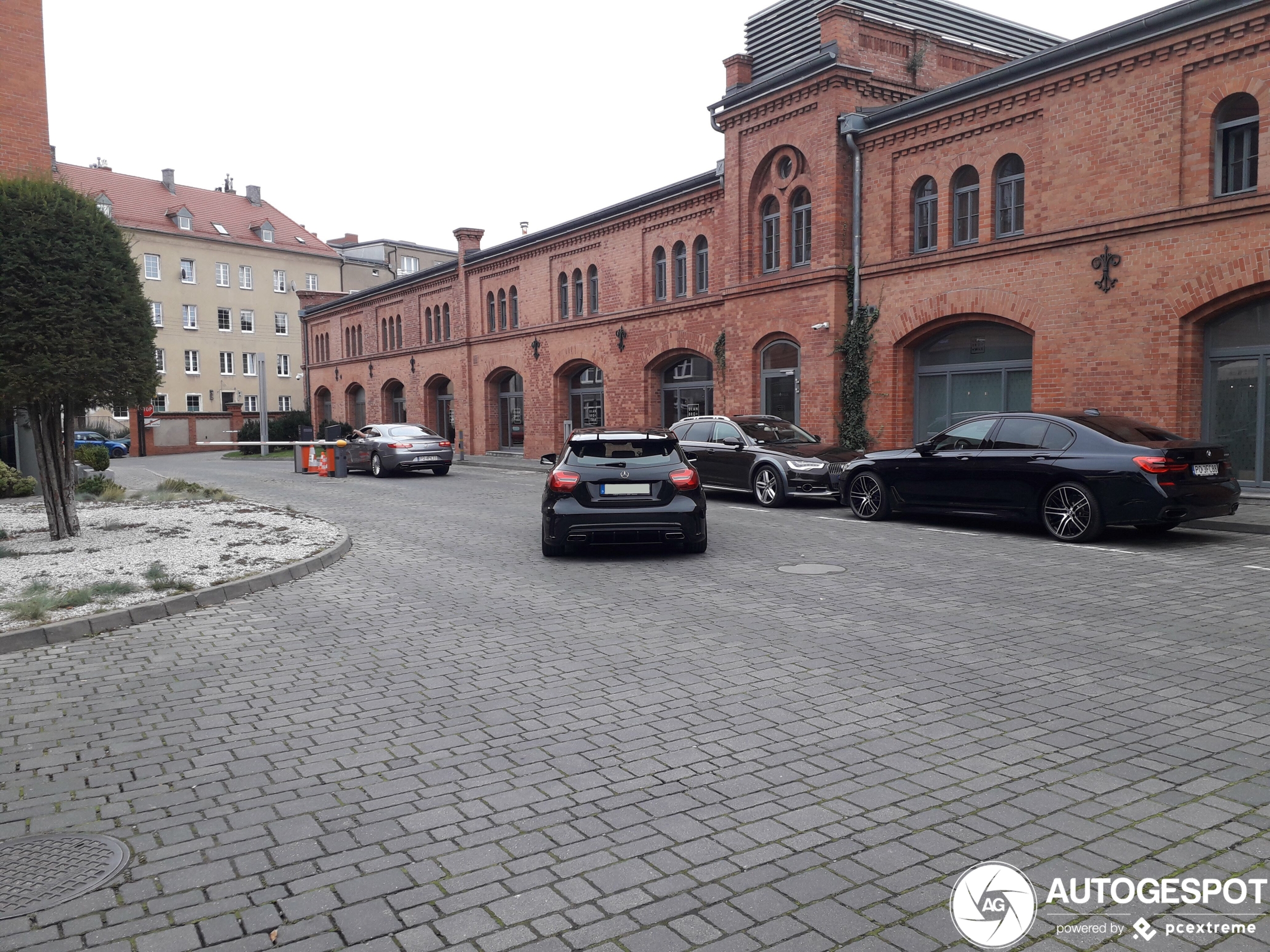 Mercedes-AMG A 45 W176 2015