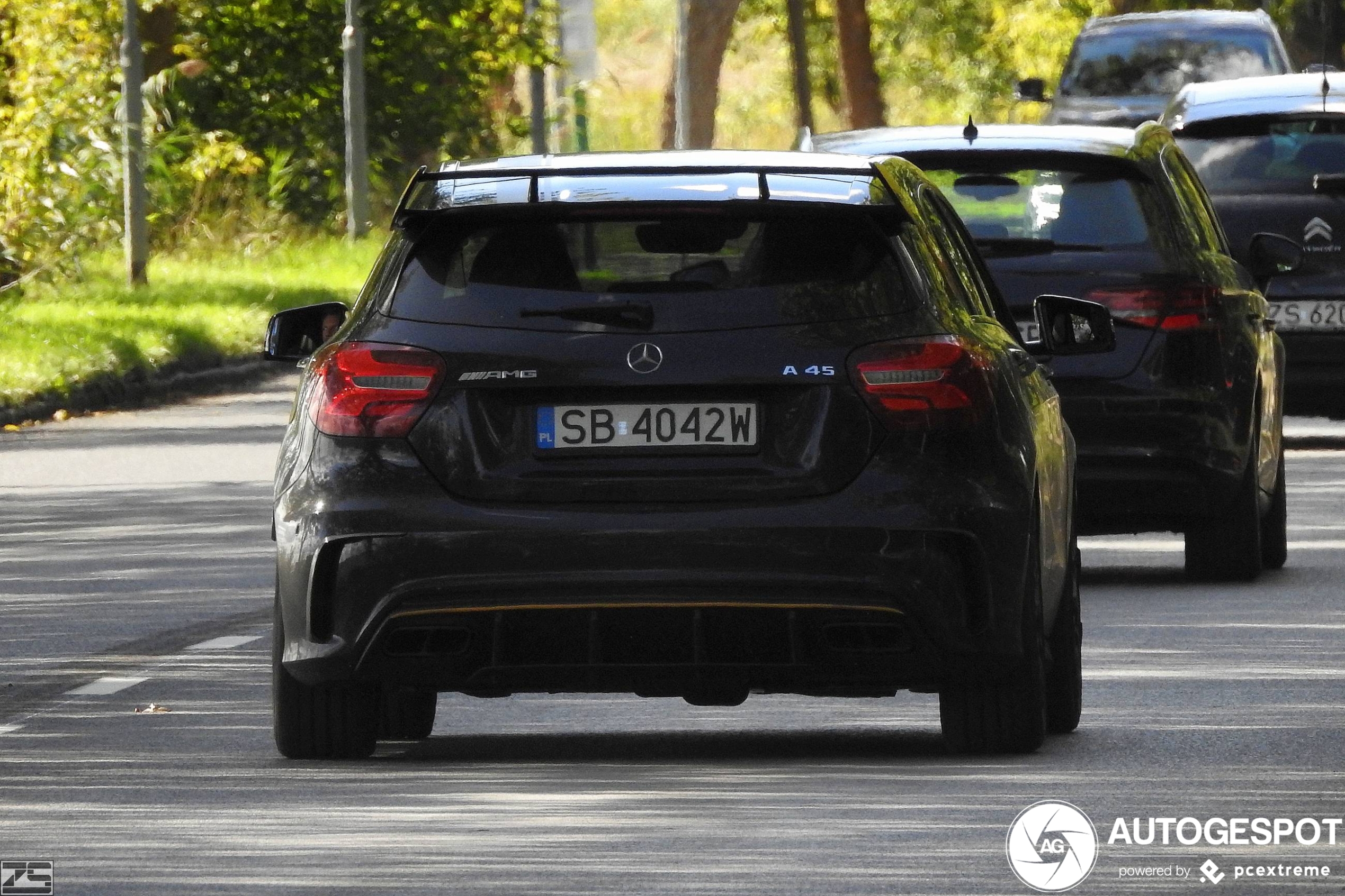 Mercedes-AMG A 45 W176 Yellow Night Edition