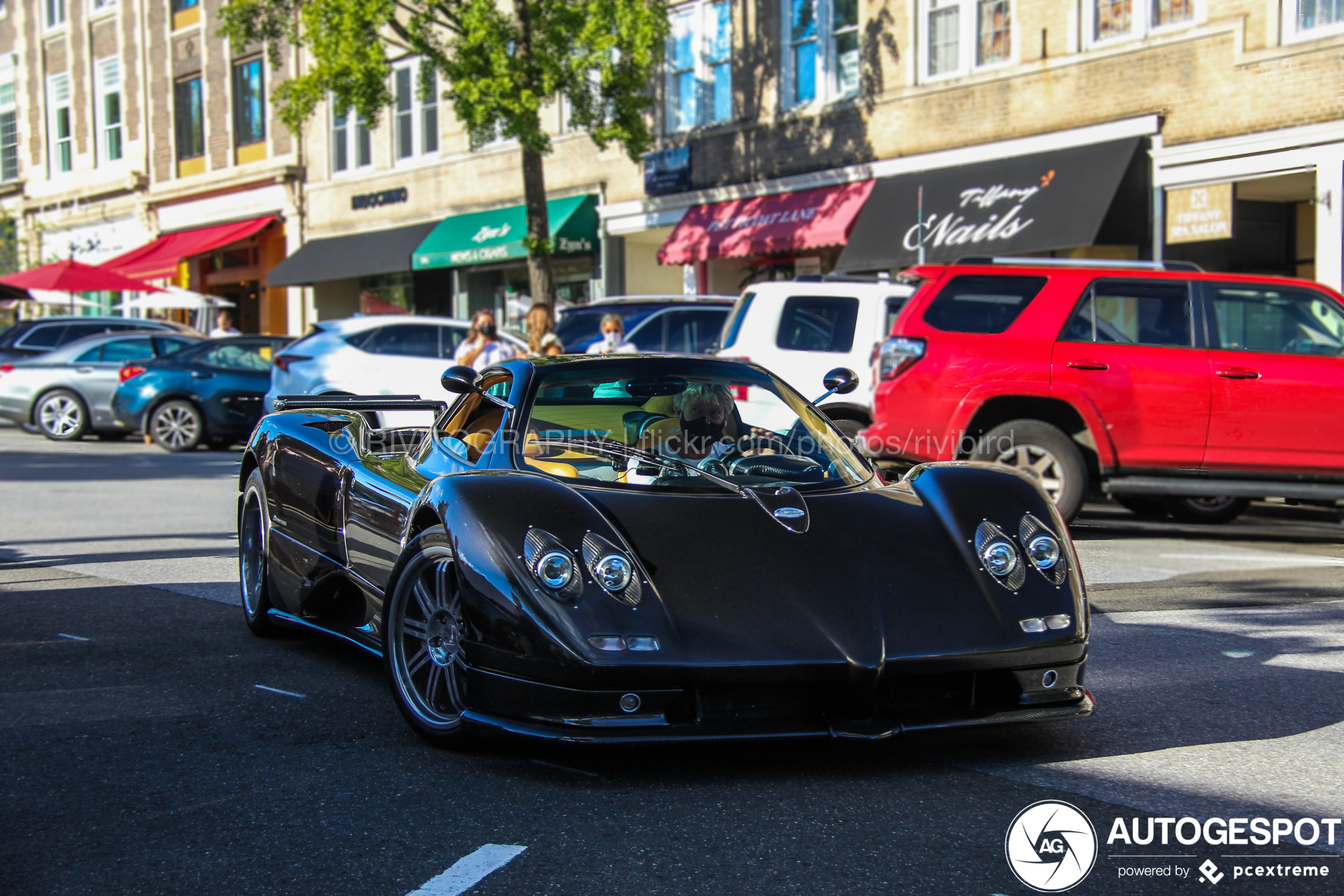 Britse Pagani Zonda C12-S hitst Greenwich op