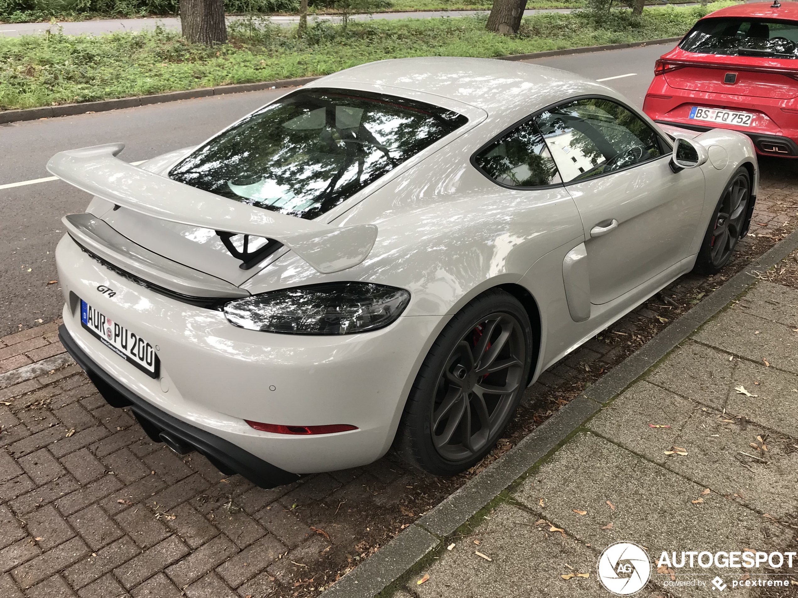 Porsche 718 Cayman GT4