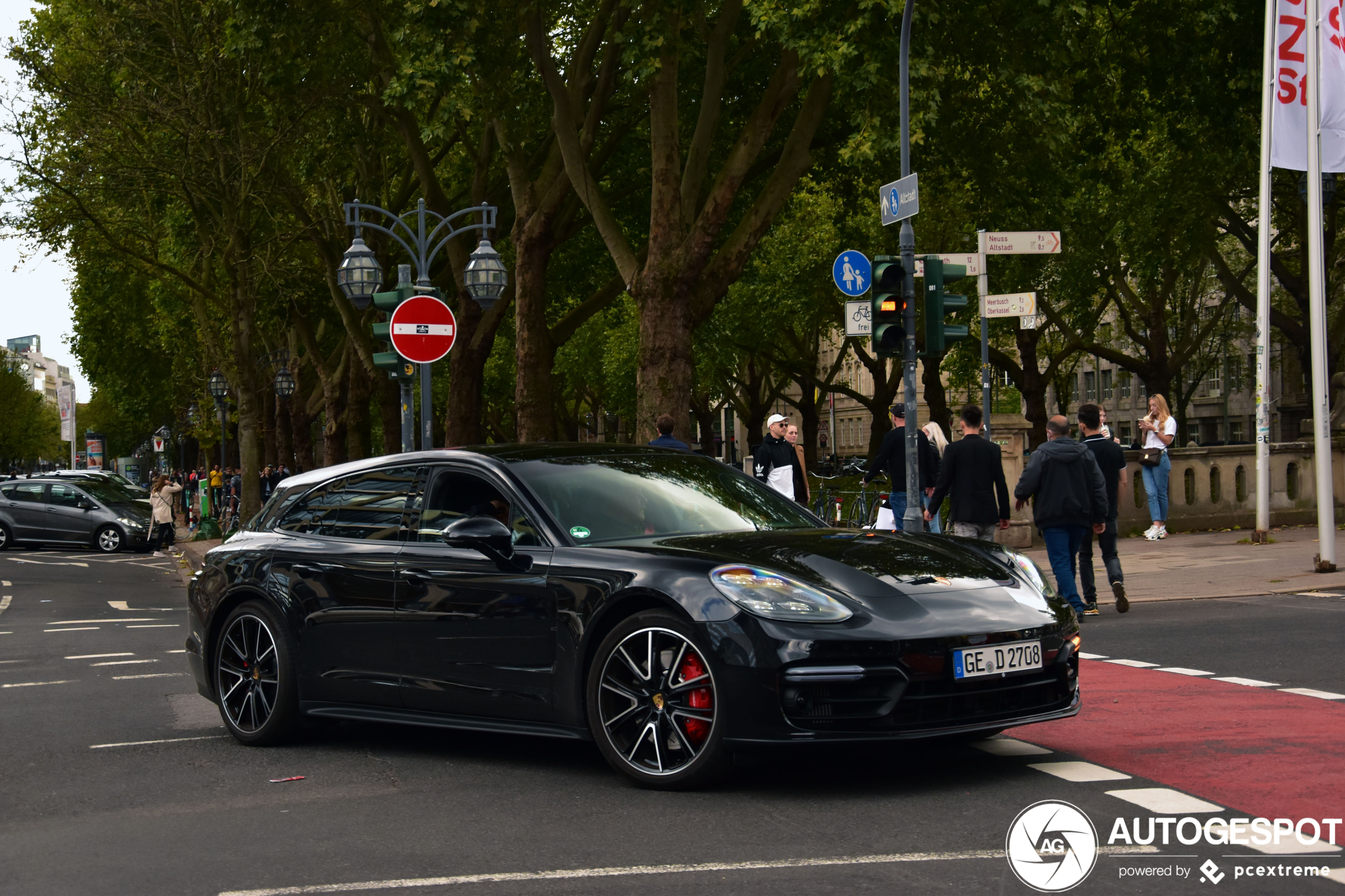 Porsche 971 Panamera GTS Sport Turismo