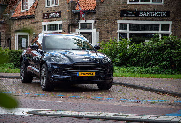 Aston Martin DBX