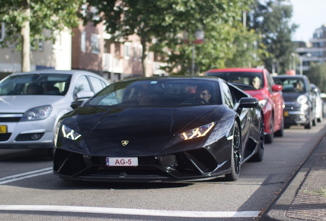 Lamborghini Huracán LP640-4 Performante