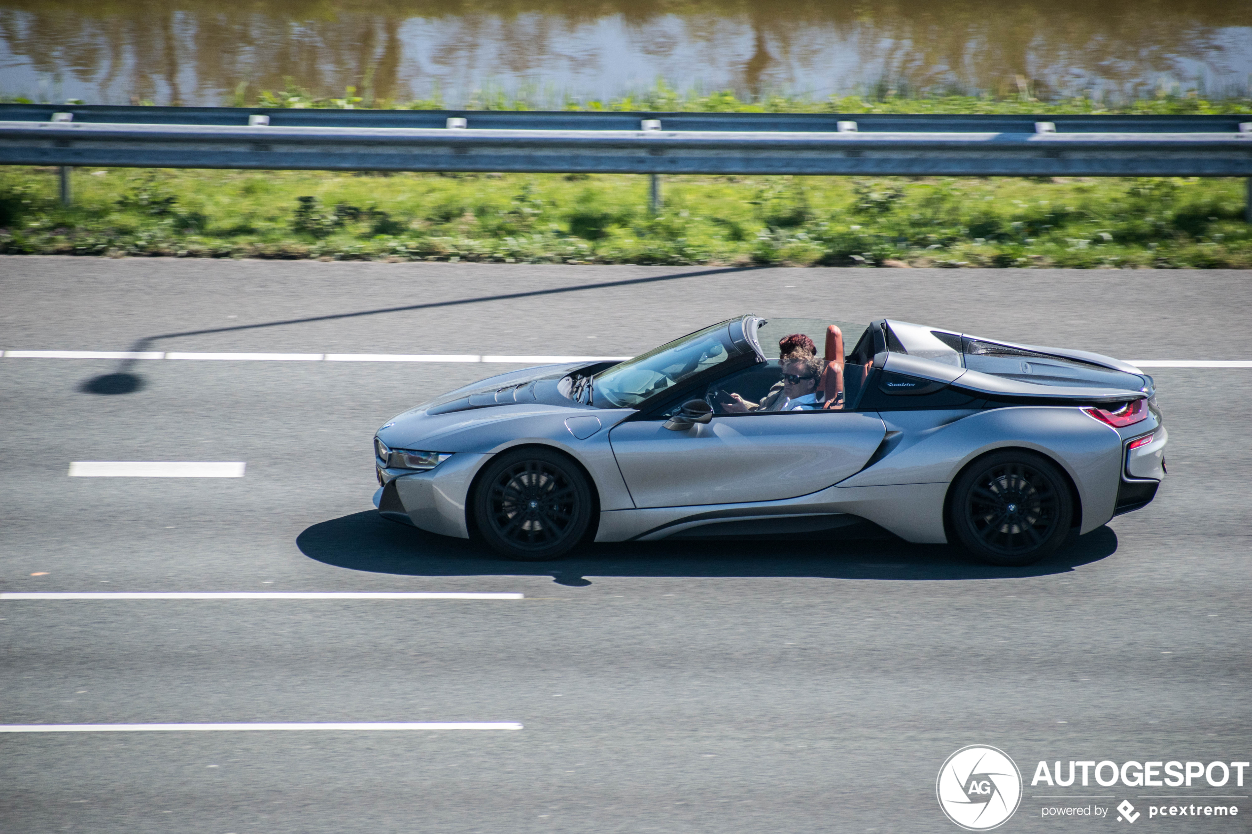 BMW i8 Roadster