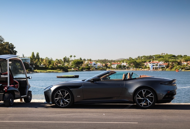 Aston Martin DBS Superleggera Volante