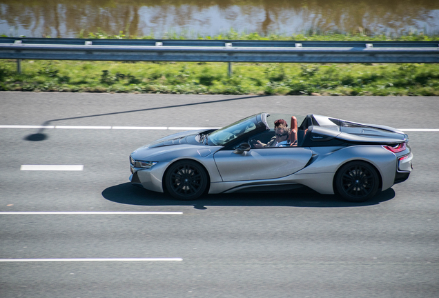 BMW i8 Roadster