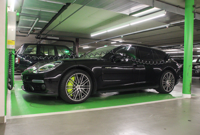 Porsche 971 Panamera Turbo S E-Hybrid Sport Turismo MkI