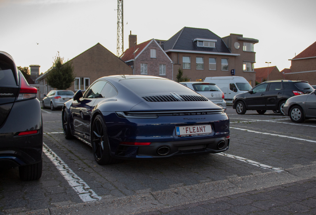 Porsche 992 Carrera 4S