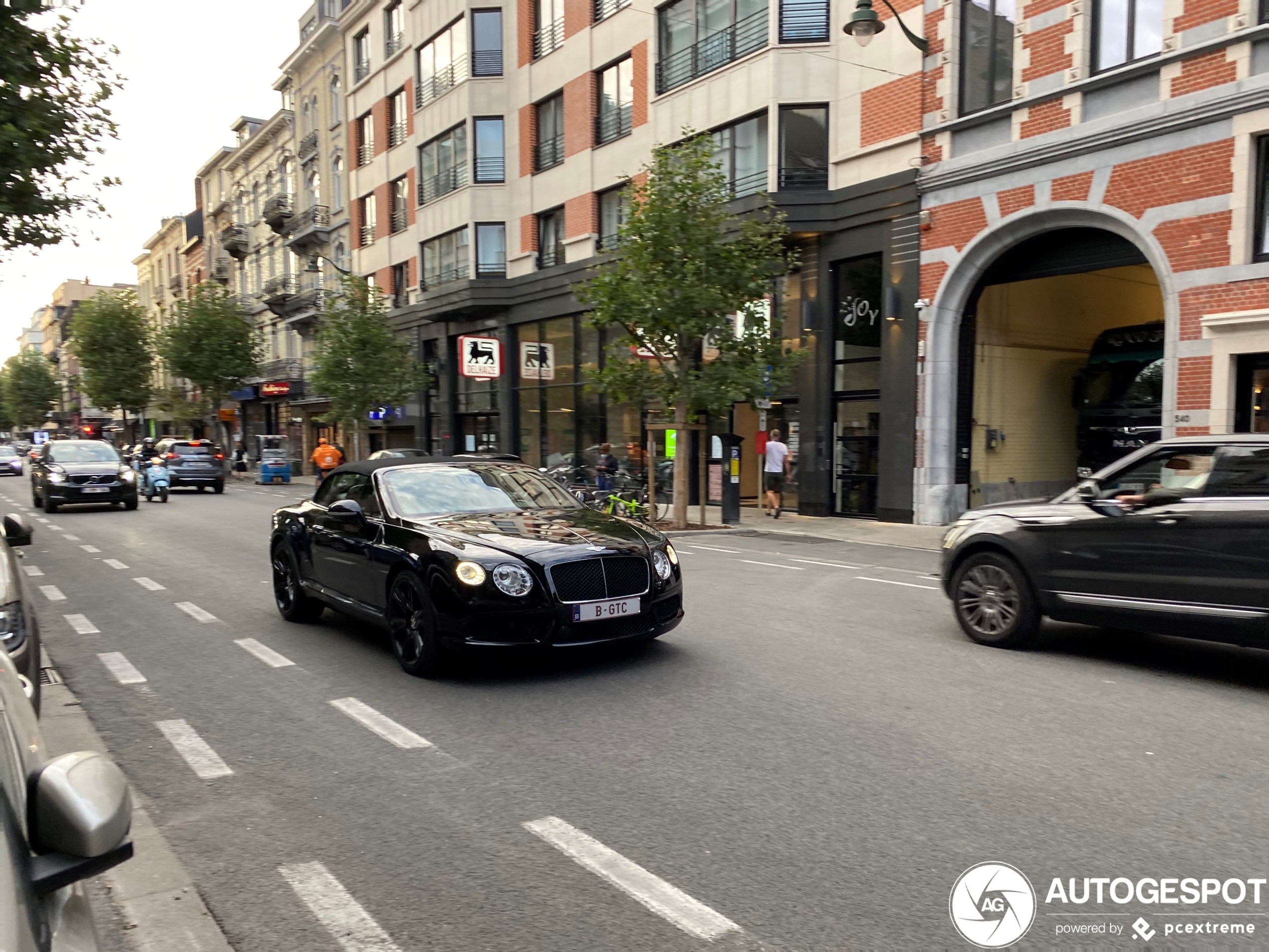 Bentley Continental GTC V8