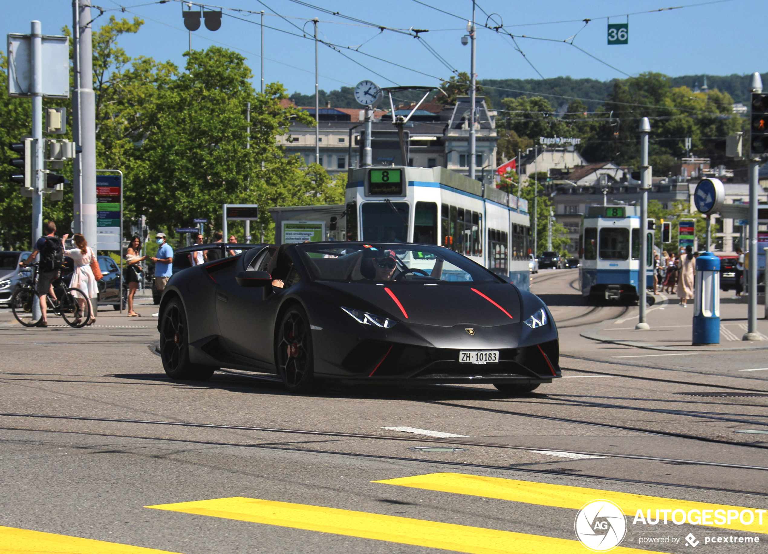 Lamborghini Huracán LP640-4 Performante Spyder