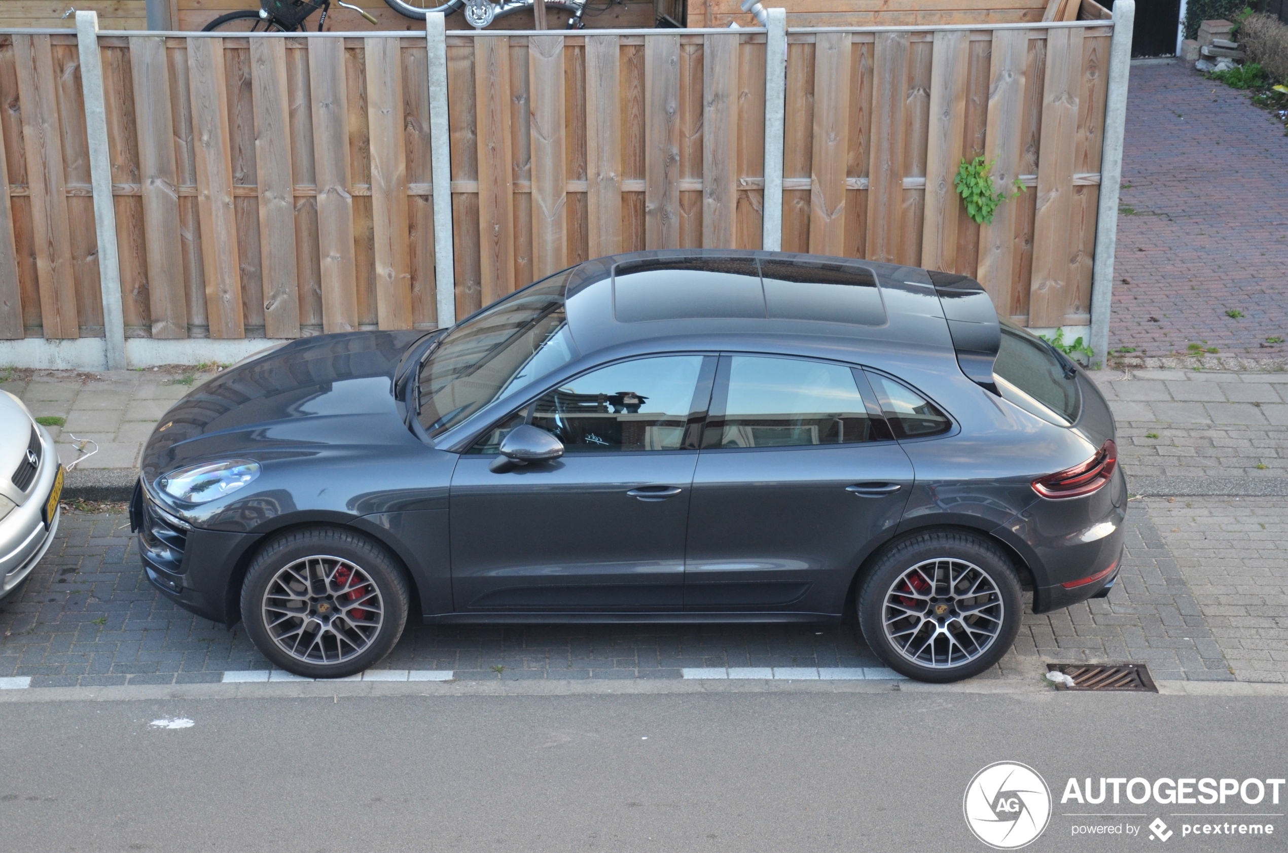 Porsche 95B Macan GTS