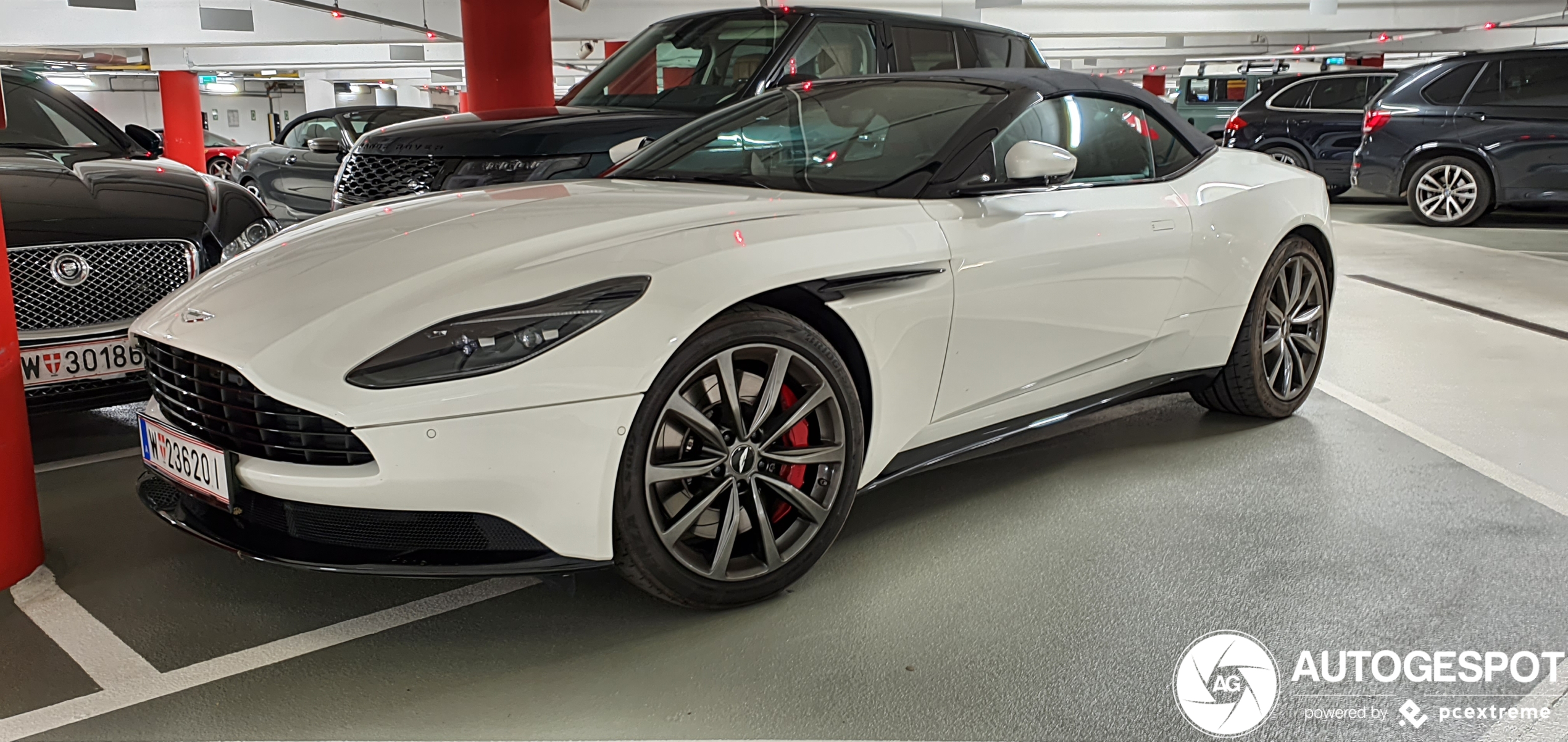 Aston Martin DB11 V8 Volante