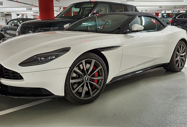 Aston Martin DB11 V8 Volante