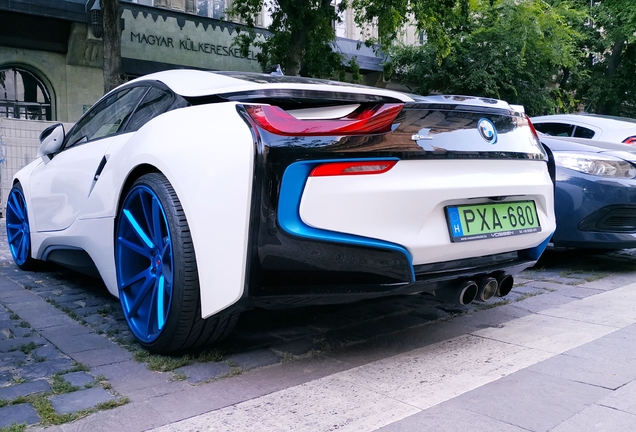 BMW i8